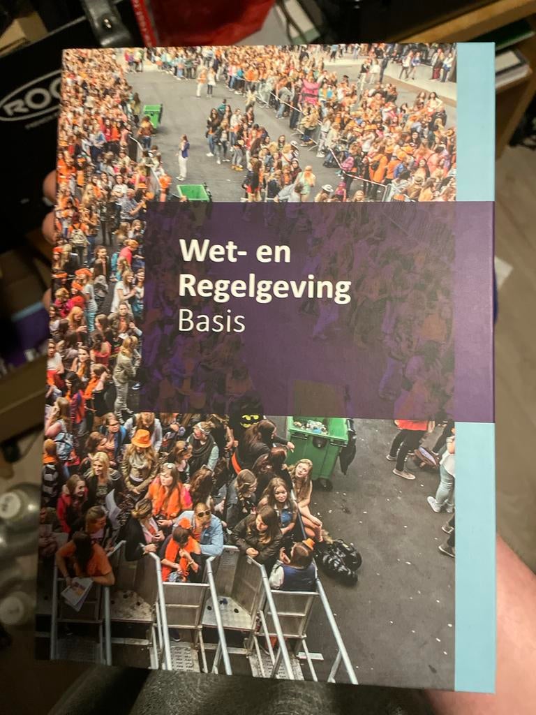 Wet- en Regelgeving Basis Boek voor Beveiligers, Boeken, Ophalen of Verzenden, Gamma, Zo goed als nieuw, MBO