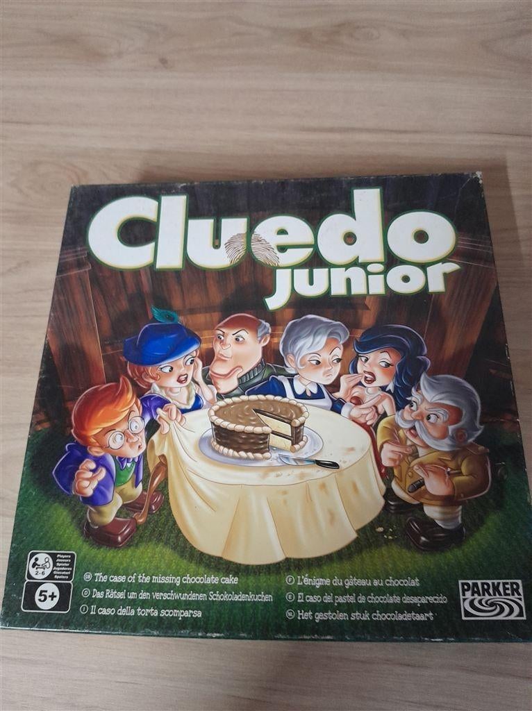 Cluedo junior - het gestolen stuk chocoladetaart - s1472, Hobby en Vrije tijd, Gezelschapsspellen | Bordspellen, Verzenden, Zo goed als nieuw