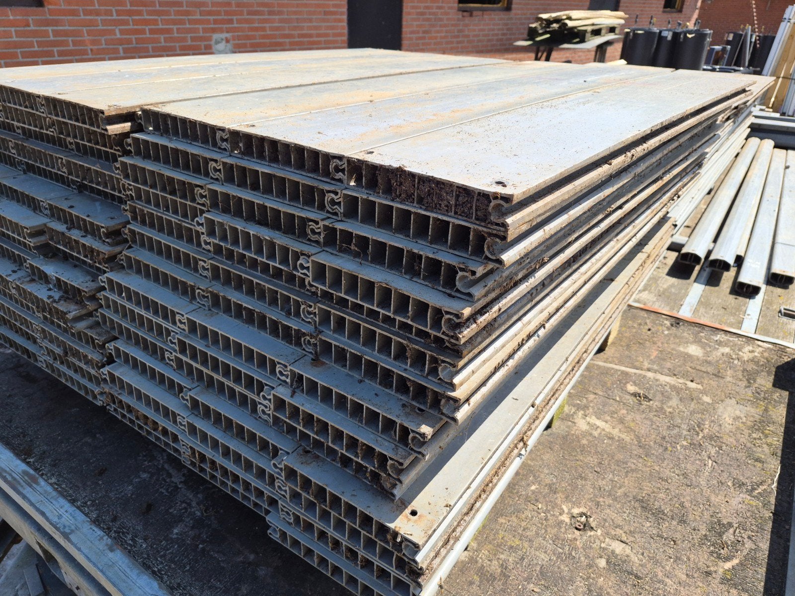 Kunststof planken, Ophalen of Verzenden, Overige typen, Minder dan 2 meter