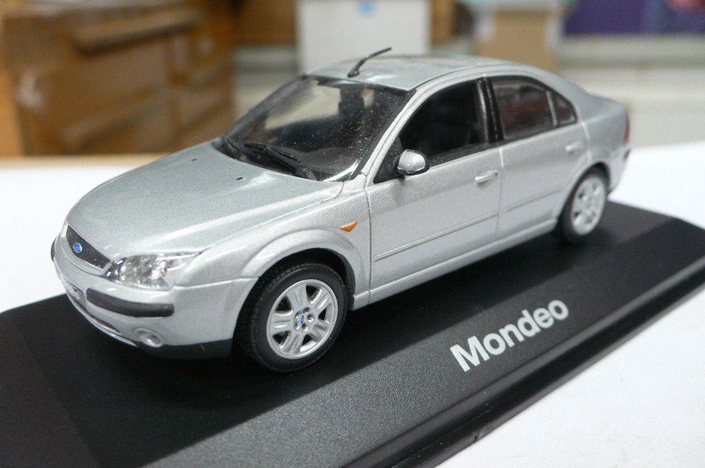 ford mondeo - minichamps 1/43- met doos !!!!, Verzenden, Nieuw, Auto, MiniChamps