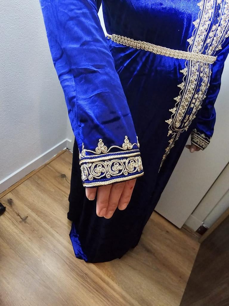 Prachtige Koningsblauwe Kaftan met Gouden Borduurwerk, Overige typen, Blauw, Maat 46/48 (XL) of groter, Nieuw