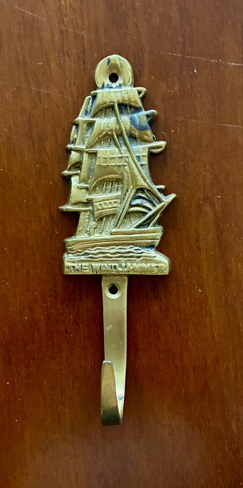 Vintage maritieme koperen haak met een schip, Ophalen of Verzenden