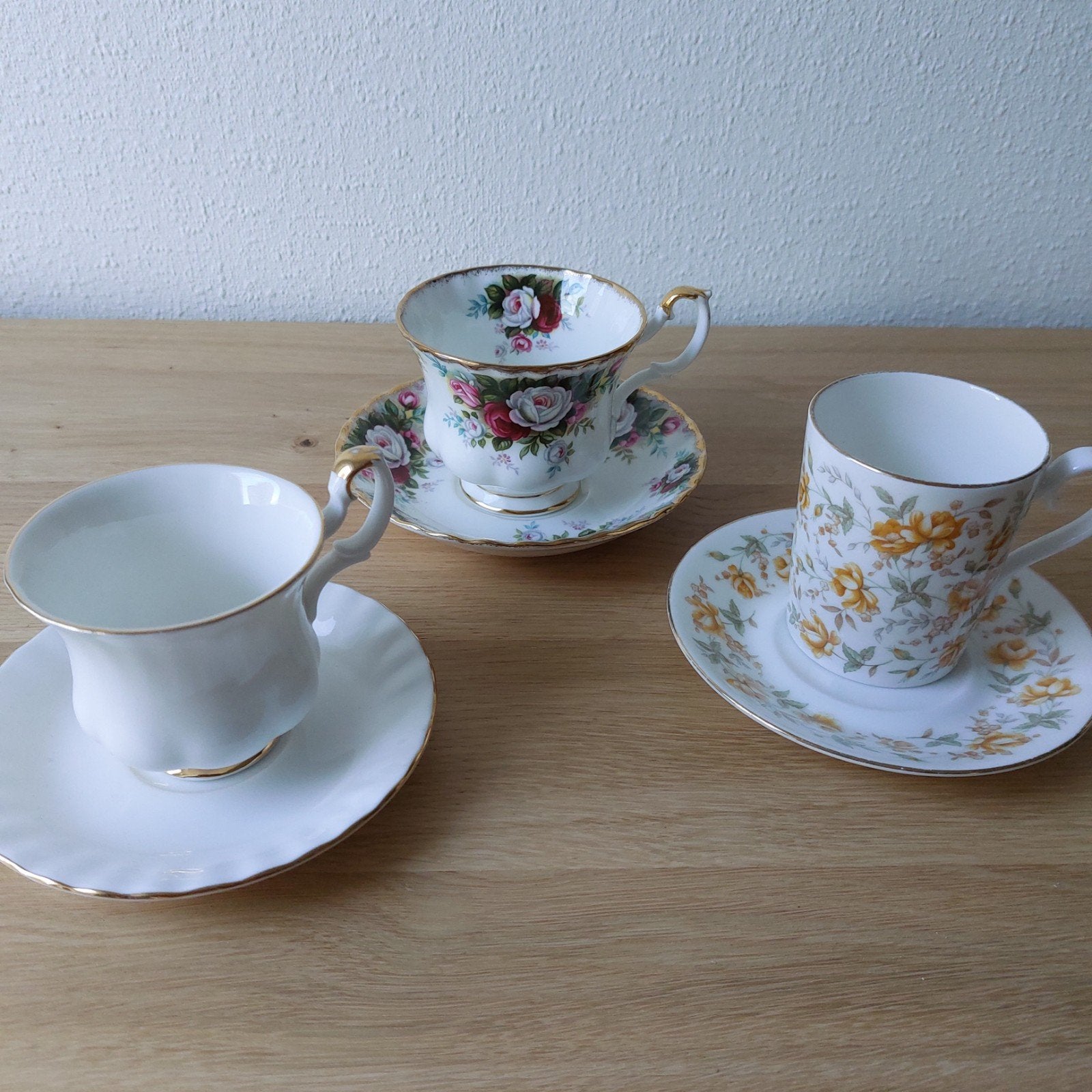 Royal Albert theekopjes en schotels - 3 sets, Ophalen of Verzenden
