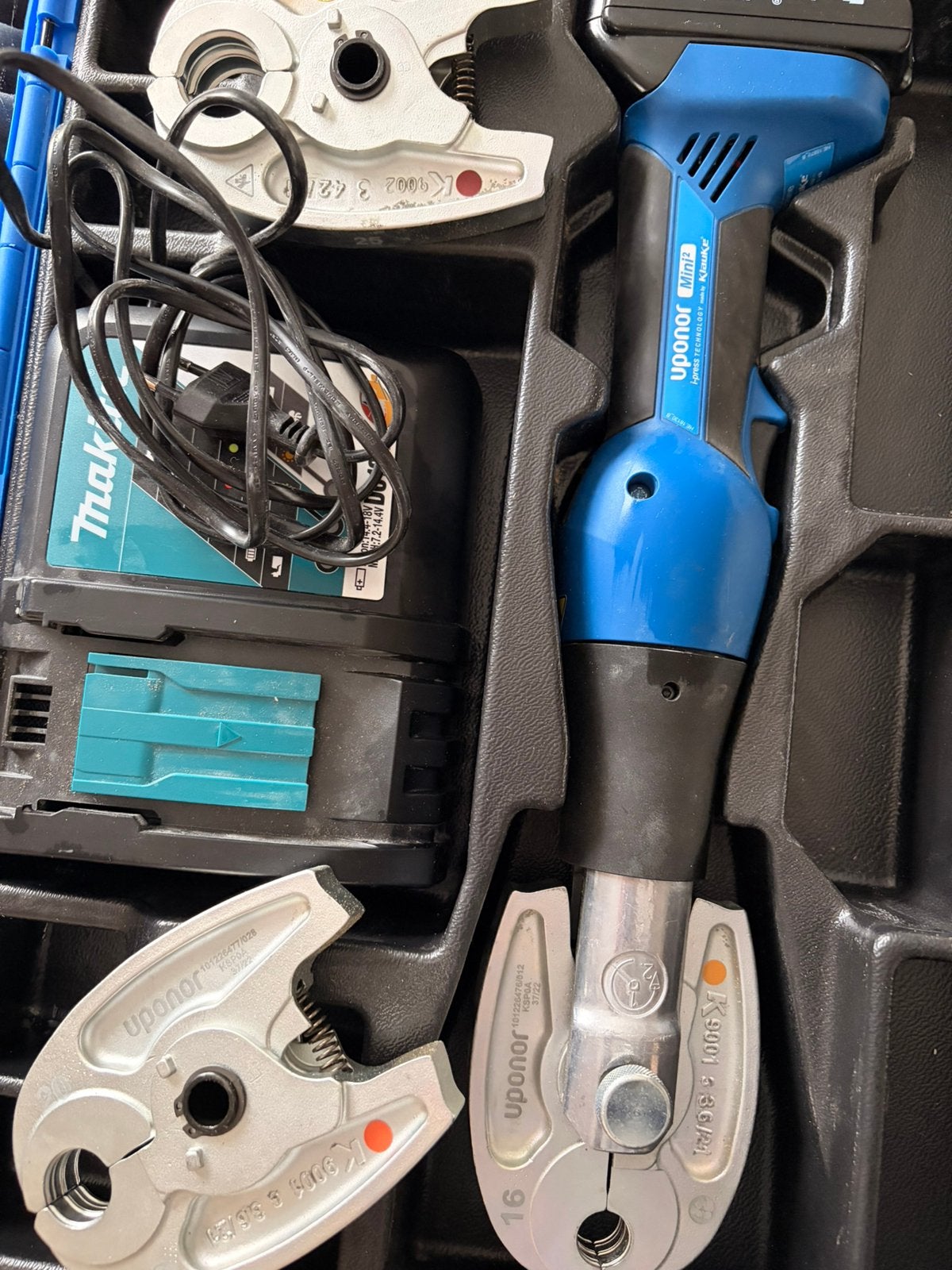 Uponor Mini2 accu perstang compleet 16/20/25mm + Makita 18V, Ophalen, Zo goed als nieuw, Minder dan 700 watt, Haakse handslijpmachine