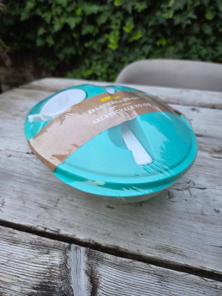 Nieuwe Xenos saladebak to-go met bestek en dressinghouder, Huis en Inrichting, Keuken | Servies, Kunststof, Overige merken, Overige typen