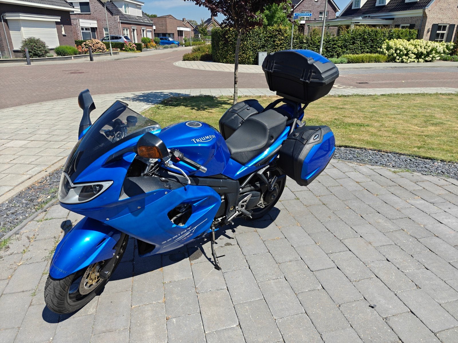 Triumph Sprint ST 1050 +  koffer set, Handvatverwarming, Motorrijbewijs A, Gebruikt, 3 cilinders