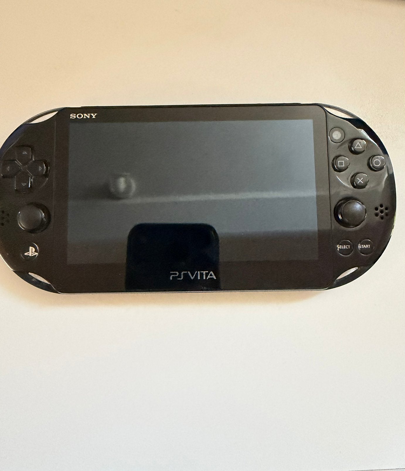 Playstation Vita 2000 (slim) + 64GB SD kaart, Spelcomputers en Games, Verzenden, Gebruikt, Zwart