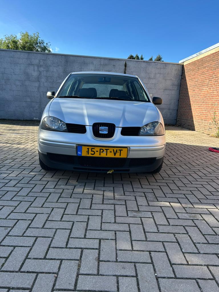 Automaat Seat Arosa 1.4 44KW AUT 2004 Grijs, Auto's, Seat, 450 kg, 31 €/maand, 4 stoelen, Origineel Nederlands