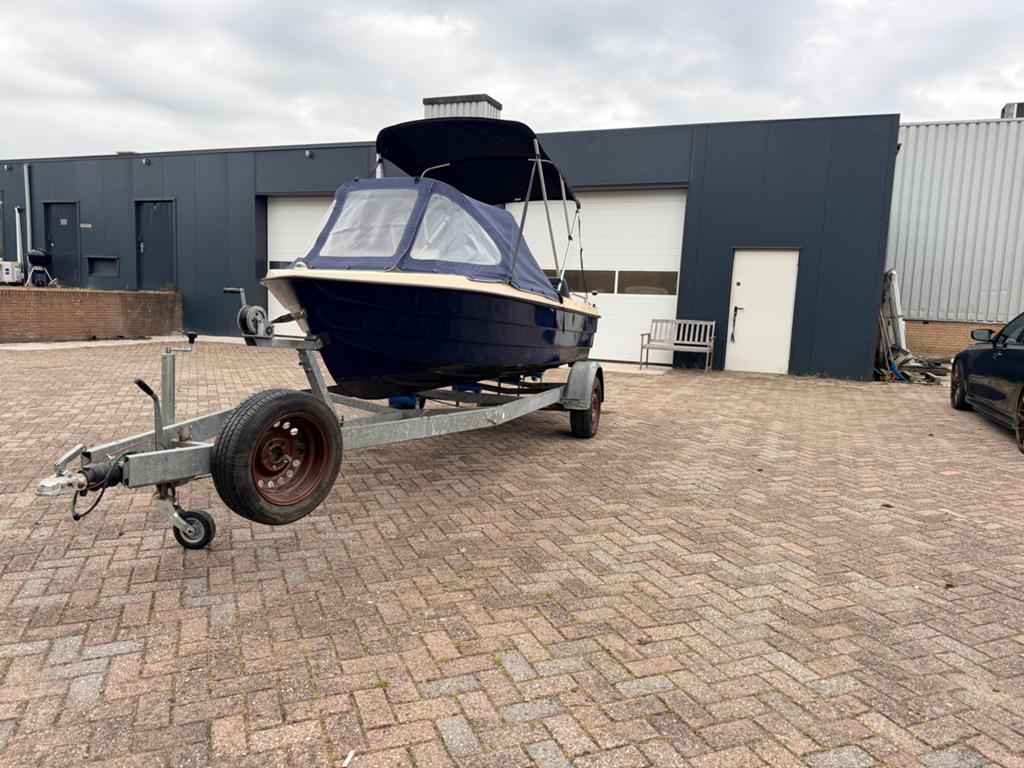 Stabiele motorboot sloep met trailer en buitenboordmotor 4t, 15 pk, Buitenboordmotor, Sloep, Zo goed als nieuw
