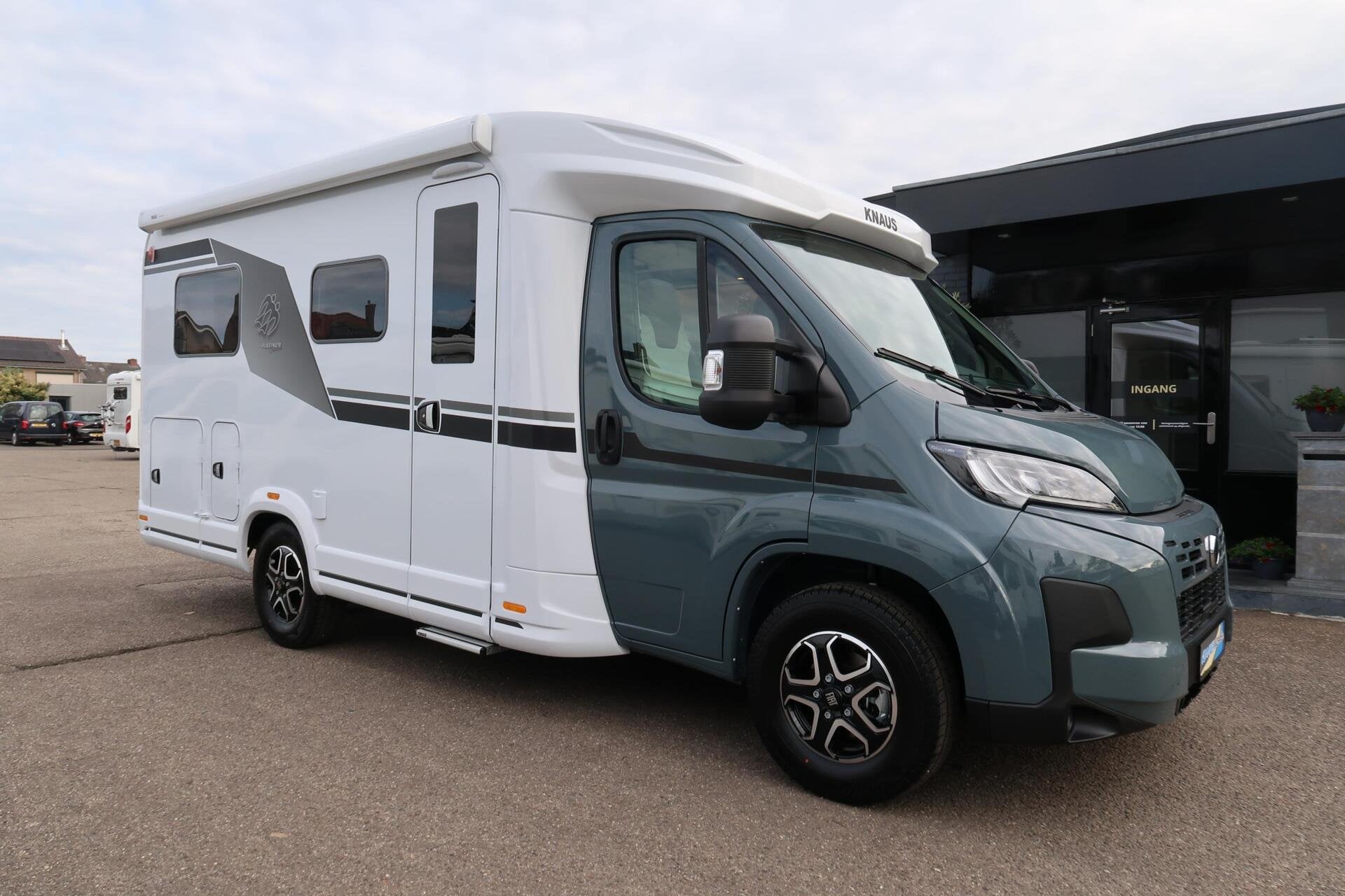Caravans And Camping Knaus