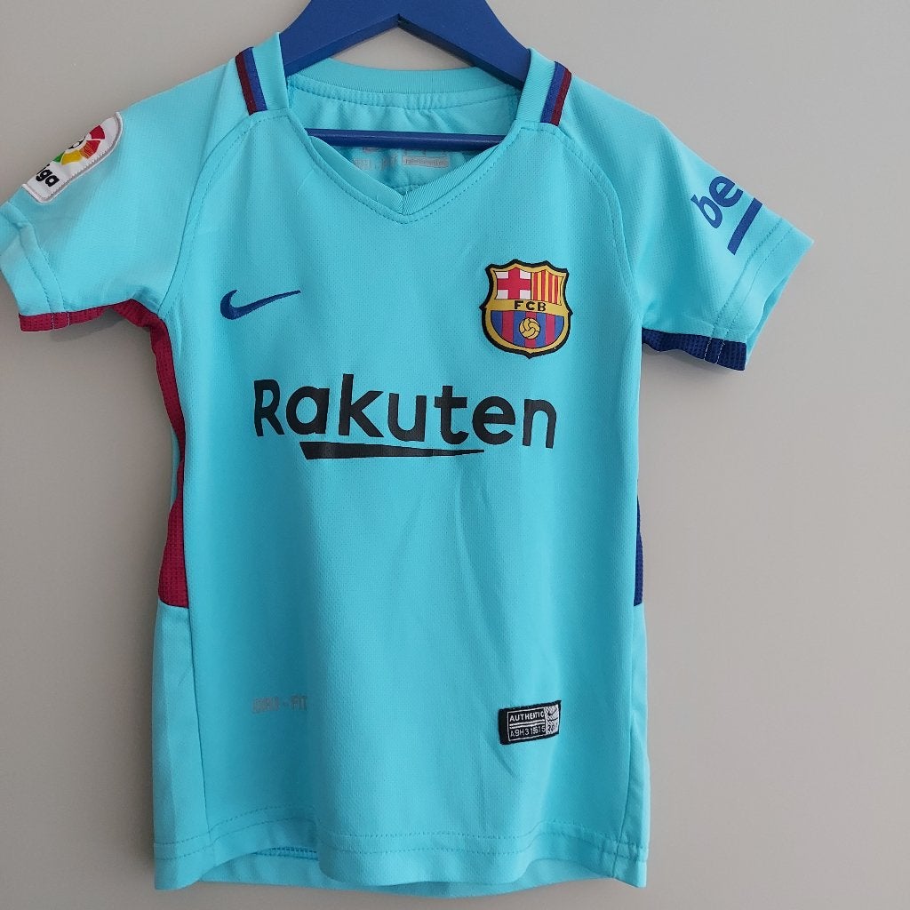 Voetbalshirt Barcelona Messi maat 98 - 104, Kinderen en Baby's, Kinderkleding | Maat 98, Jongen of Meisje, Ophalen of Verzenden