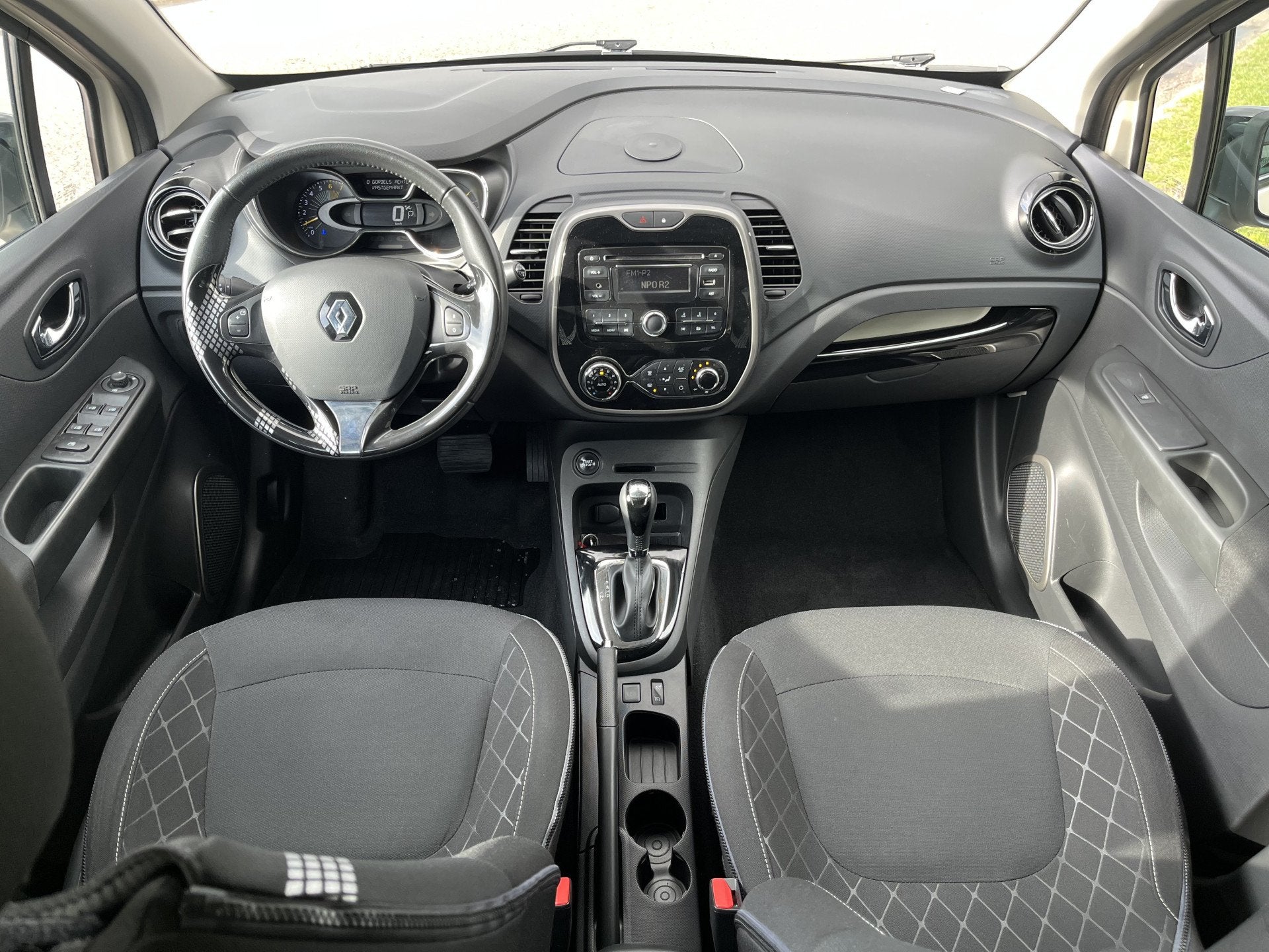 Renault Captur 1.2 TCe Expression / Automaat / Stoelverw / K, 12 maanden, Stof, Gebruikt, 4 cilinders