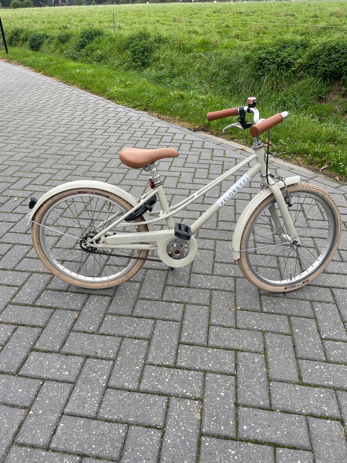 Veloretti  junior Pebble Grey, Ophalen, Zo goed als nieuw, Velgrem, 20 inch of meer