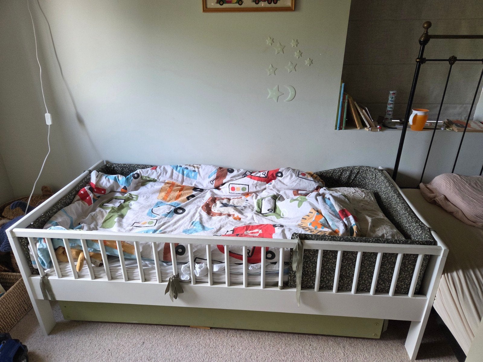 peuterbed met spijlen en matras, Gebruikt, 70 tot 85 cm, 160 tot 180 cm, Ophalen