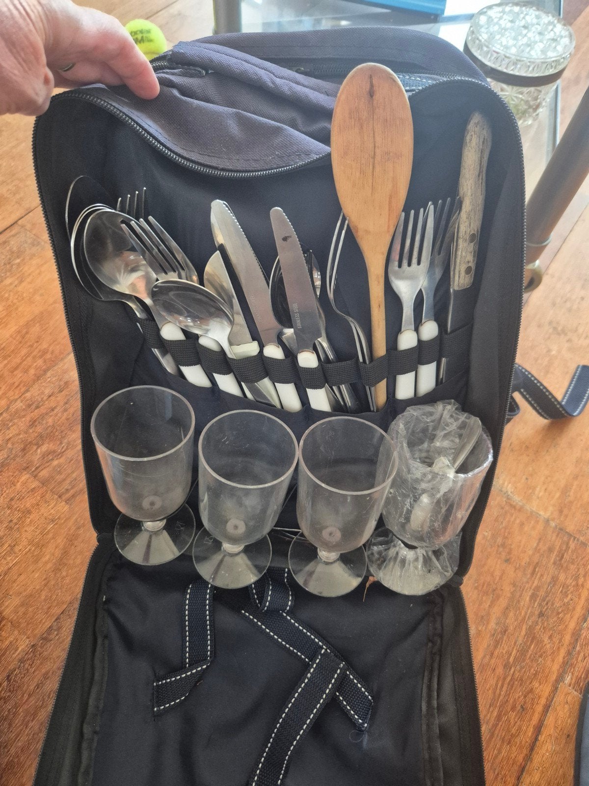 Complete picknickset in rugzak - ideaal voor buiten!, Caravans en Kamperen, Kampeeraccessoires, Ophalen of Verzenden, Gebruikt