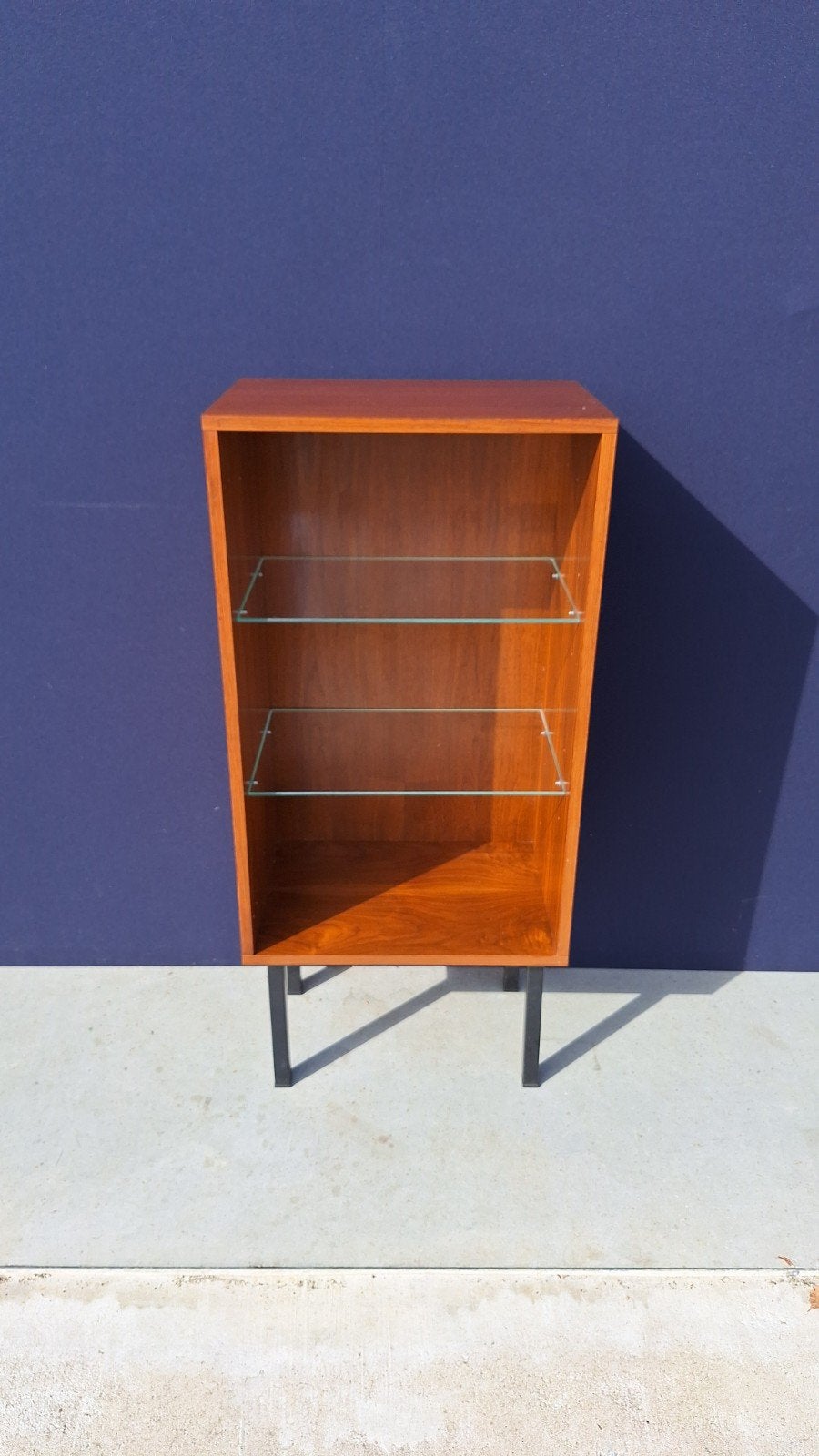 vintage Omnia kast, kastje op zwart metalen pootjes, Gebruikt, Vintage, Ophalen of Verzenden, Nvt