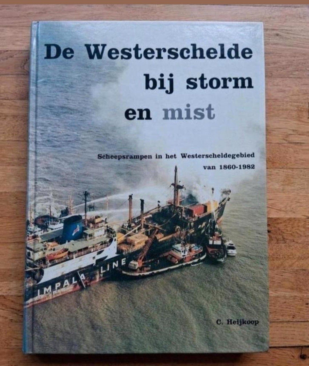 De westerschelde bij storm en mist
Scheepsrampen in het west, Boeken, Ophalen of Verzenden, Zo goed als nieuw