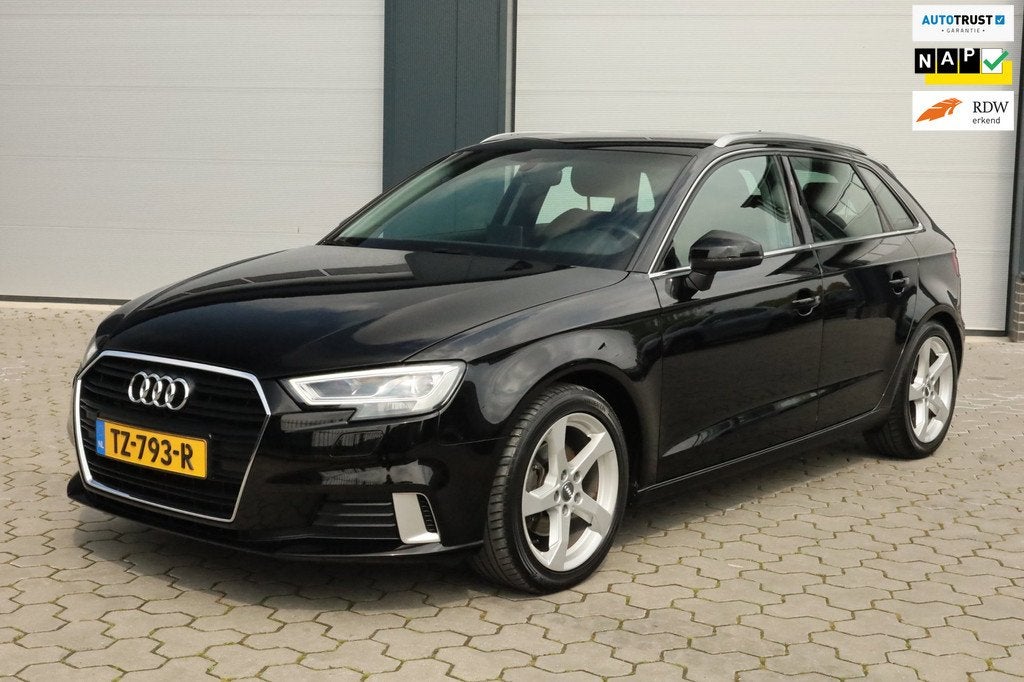Audi A3 Sportback 1.0 TFSI Sport Lease Edition Trekhaak Navi, Auto's, Audi, Stof, Gebruikt, Zwart, Origineel Nederlands