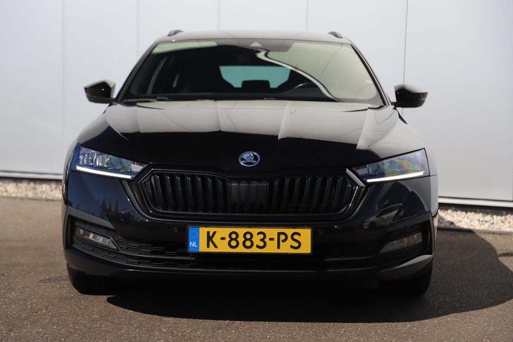 Skoda Octavia Combi 1.0 e-TSI Sport Business 110PK Automaat, Auto's, Stof, Gebruikt, Met garantie (alle), Zwart