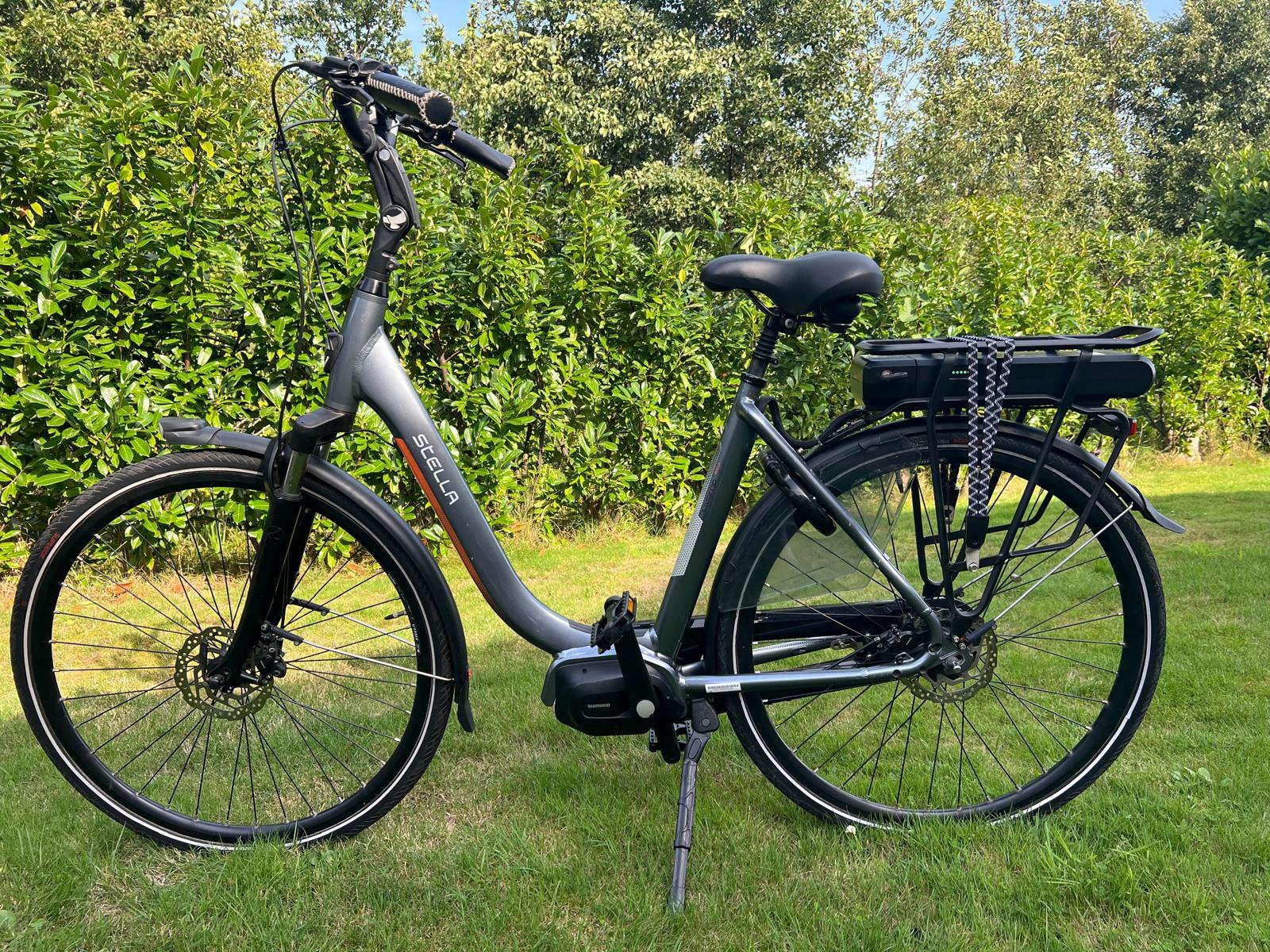 Mooie Stella Livorno, middenmoter Shimano., Zo goed als nieuw, 51 tot 55 cm, 50 km per accu of meer, Ophalen