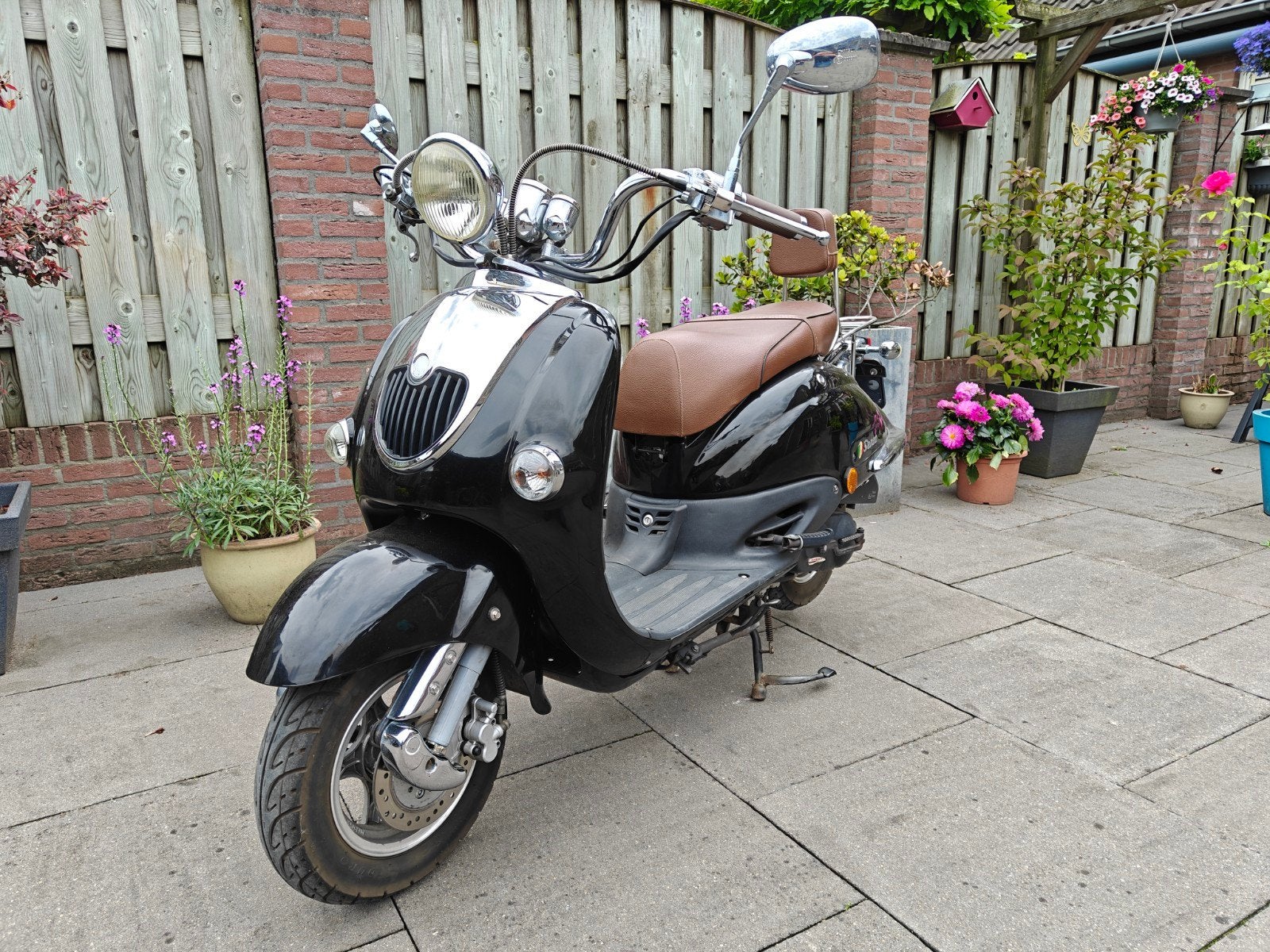25 km scooter, Ophalen, Benzine