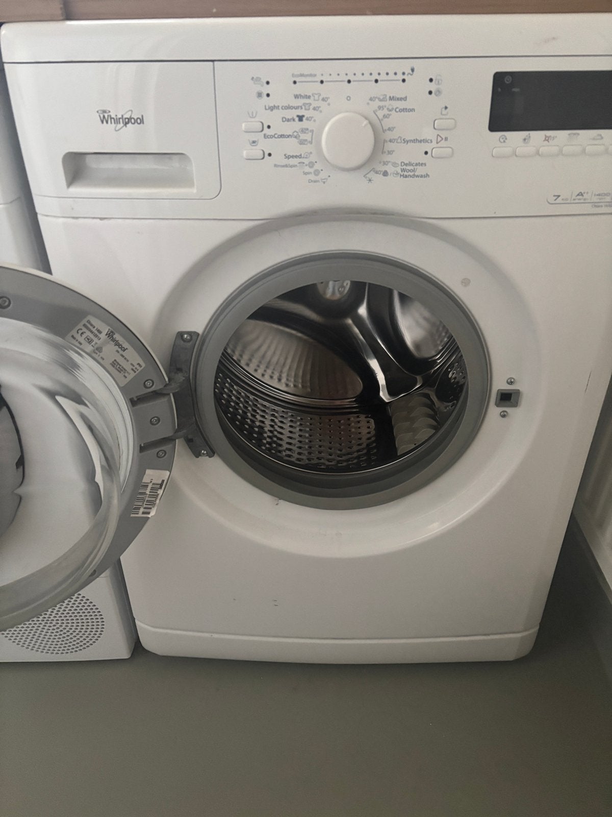 Werkende Whirlpool wasmachine, Ophalen, Zo goed als nieuw, 1200 tot 1600 toeren, 85 tot 90 cm