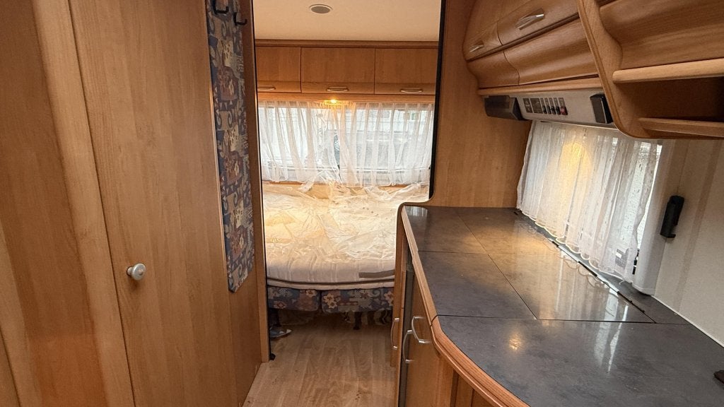 Hobby Excellent 470 UB bouwjaar 1999 met voortent en luifel, Caravans en Kamperen, Rondzit, Hobby, Bedrijf, 4 tot 5 meter