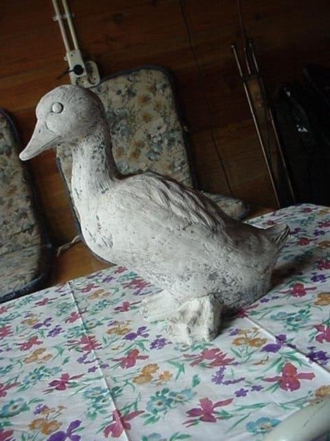 Tuinbeelden van beton, een herdershond, eend en een schaap., Tuin en Terras, Tuinbeelden, Ophalen, Gebruikt, Beton, Dierenbeeld