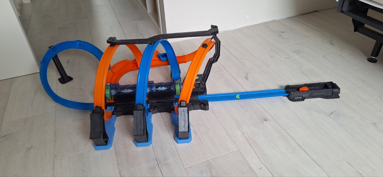 Hot Wheels baan spiraal crash, Kinderen en Baby's, Speelgoed | Racebanen, Ophalen, Zo goed als nieuw, Elektrisch, Hot Wheels