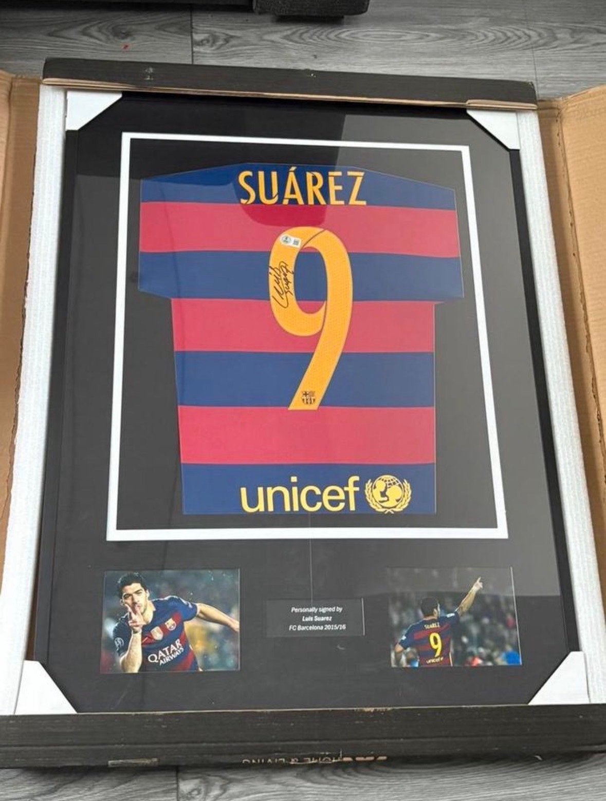 Gesigneerd Luis Suárez FC Barcelona Shirt - Ingelijst, Ophalen of Verzenden, Zo goed als nieuw, Buitenlandse clubs, Shirt
