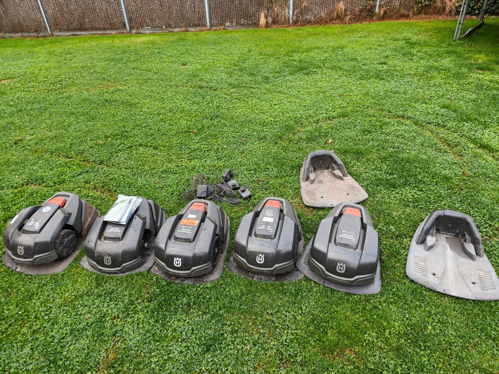 Automower 305 voor de hobbyist - deels werkend, Gebruikt, Accu-grasmaaier, Ophalen of Verzenden, Husqvarna Group