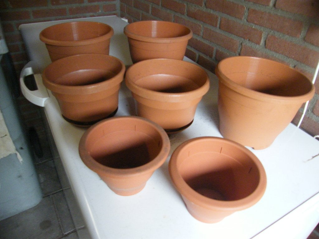 kunststof bloempotten, Tuin en Terras, Bloempotten, Kunststof, Rond, Ophalen of Verzenden, Zo goed als nieuw