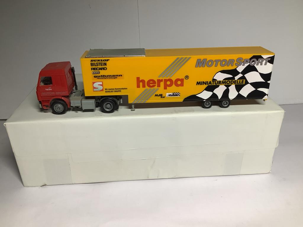 Herpa Miniatuurmodellen Motorsport Truck met Trailer, Hobby en Vrije tijd, Modelauto's | 1:87, Ophalen of Verzenden, Zo goed als nieuw
