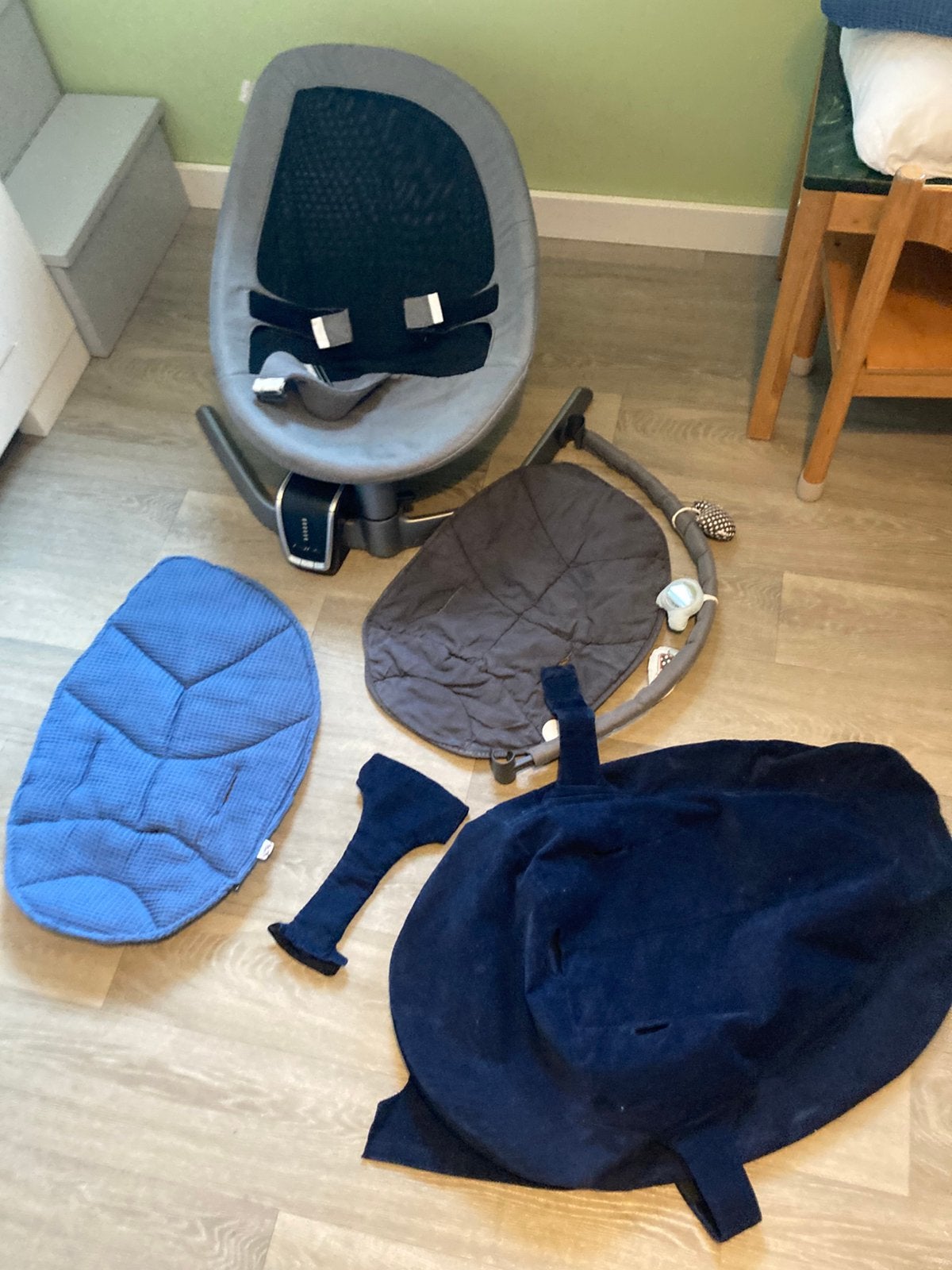 Nuna leaf met motor, speelboog en extra bekleding, Kinderen en Baby's, Ophalen of Verzenden, Zo goed als nieuw