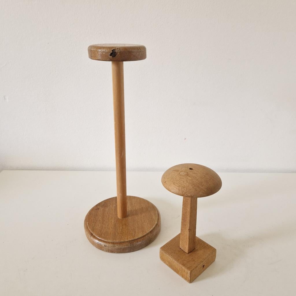 2 antieke houten hoeden standaards  hoedblokken standaard, Antiek en Kunst, Ophalen of Verzenden