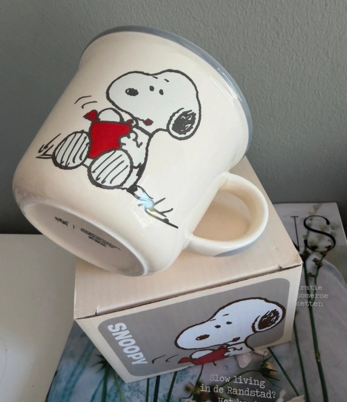 Snoopy Mok Grijs - Officieel Peanuts 2024 Collectie, Overige typen, Ophalen of Verzenden, Zo goed als nieuw, Steen/keramiek