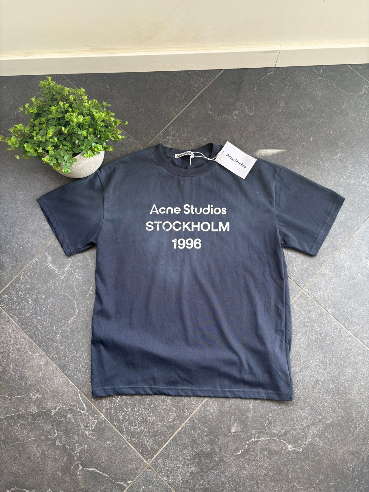 Acne Studios t shirt, Ophalen of Verzenden, Zo goed als nieuw, Blauw