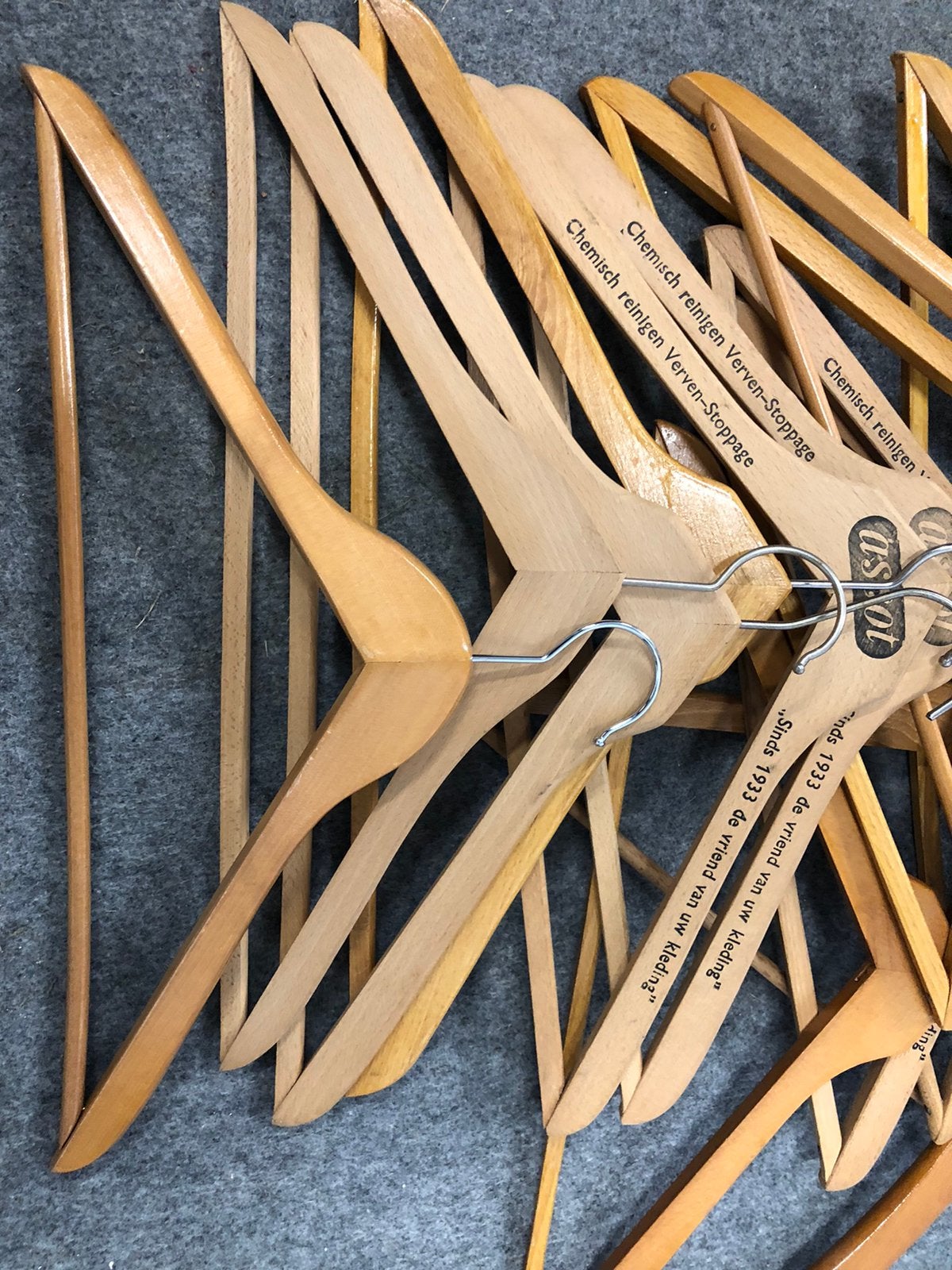 Houten kleerhangers, Ophalen of Verzenden, Zo goed als nieuw, Hout