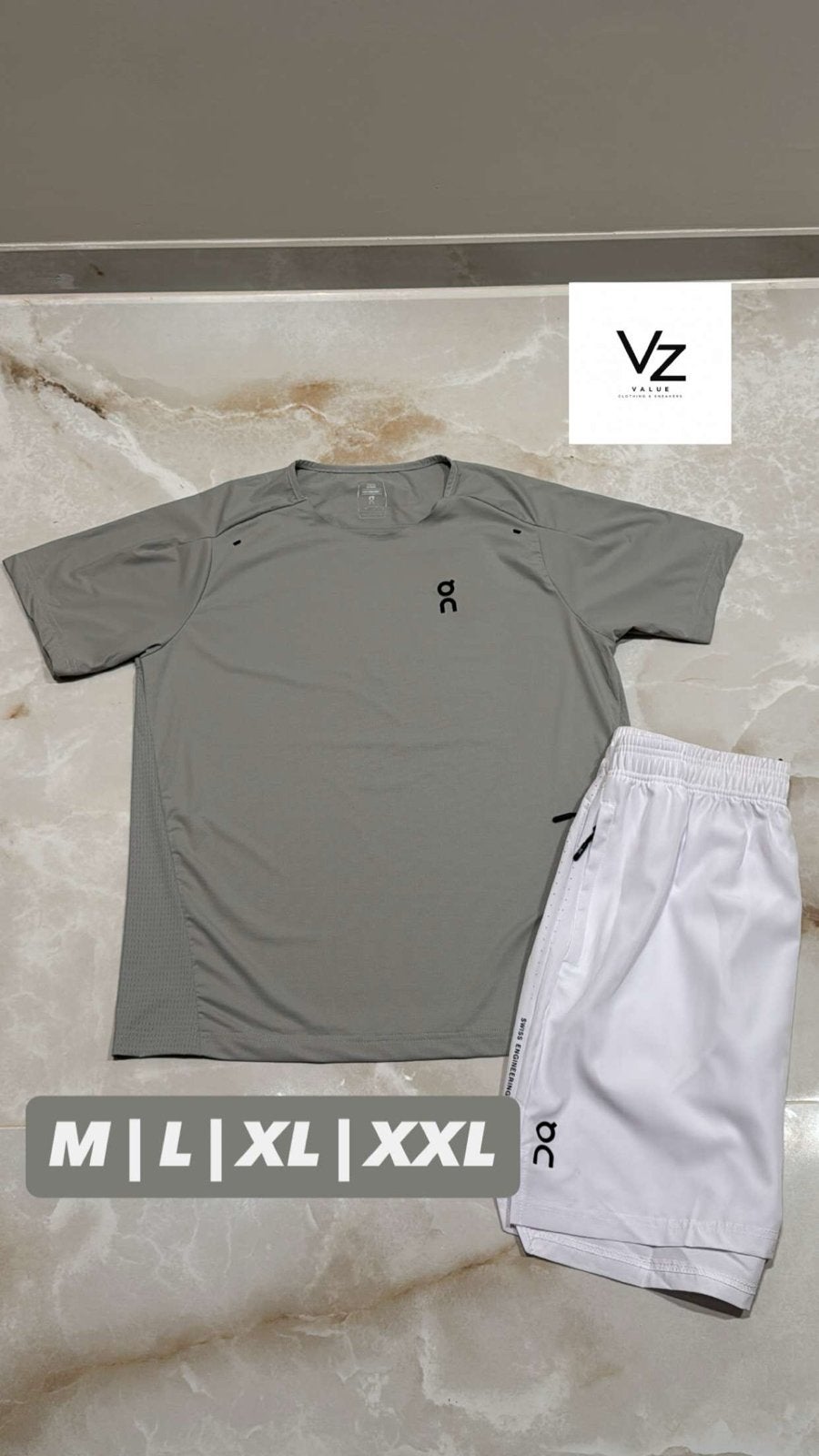 On Running sportset: T-shirt en korte broek, Kleding | Heren, Sportkleding, Maat 48/50 (M), Ophalen of Verzenden, Zo goed als nieuw