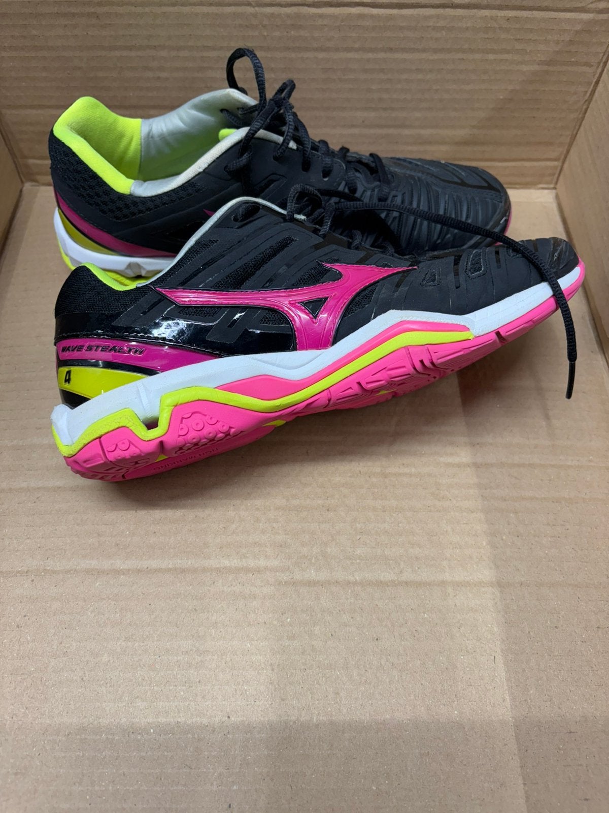 Mizuno zaalschoenen mt. 40,5, Sport en Fitness, Volleybal, Ophalen of Verzenden, Zo goed als nieuw, Schoenen