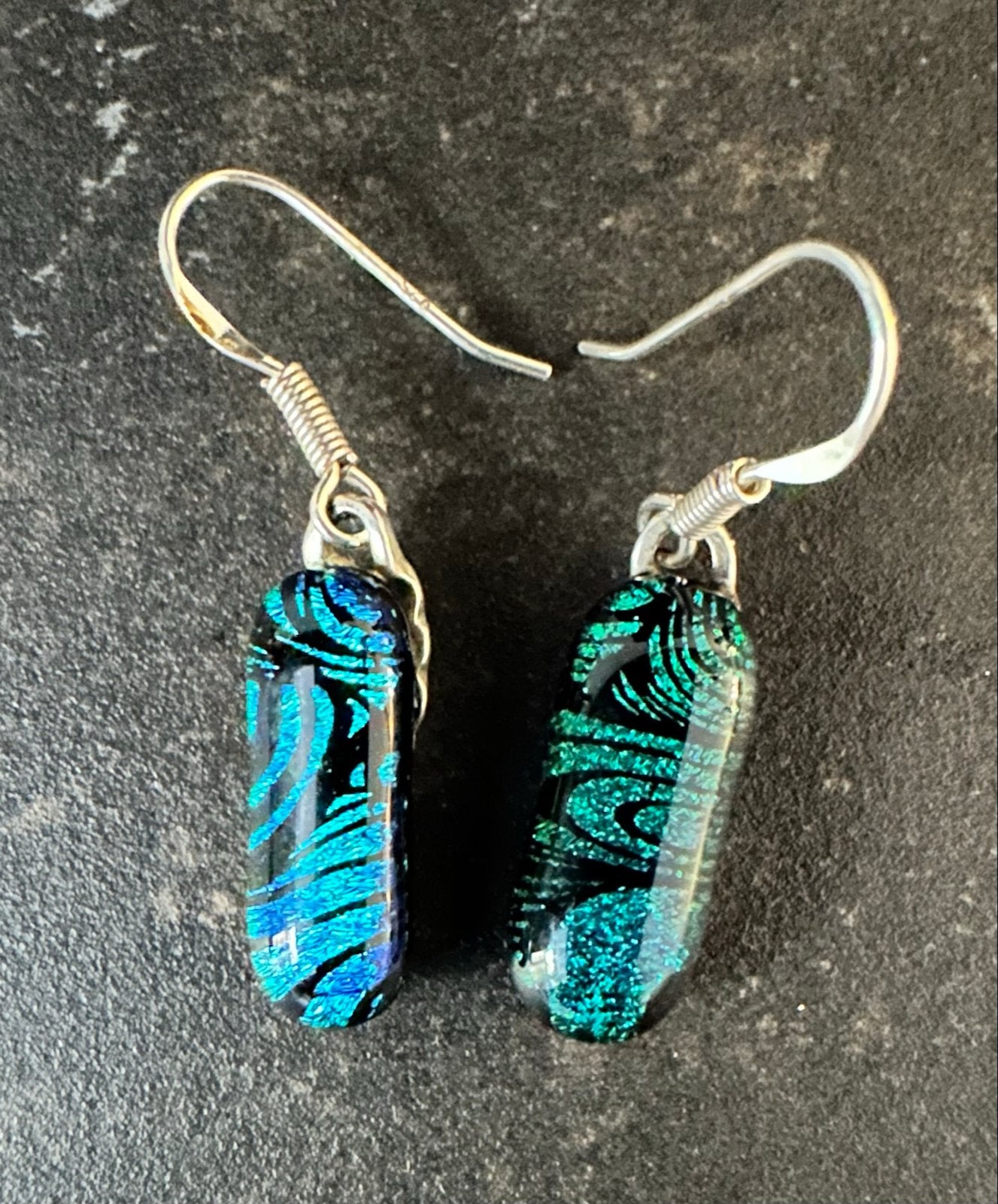 Unieke handgemaakte glazen oorbellen - Blauw & Groen, Hangers, Blauw, Ophalen of Verzenden, Glas