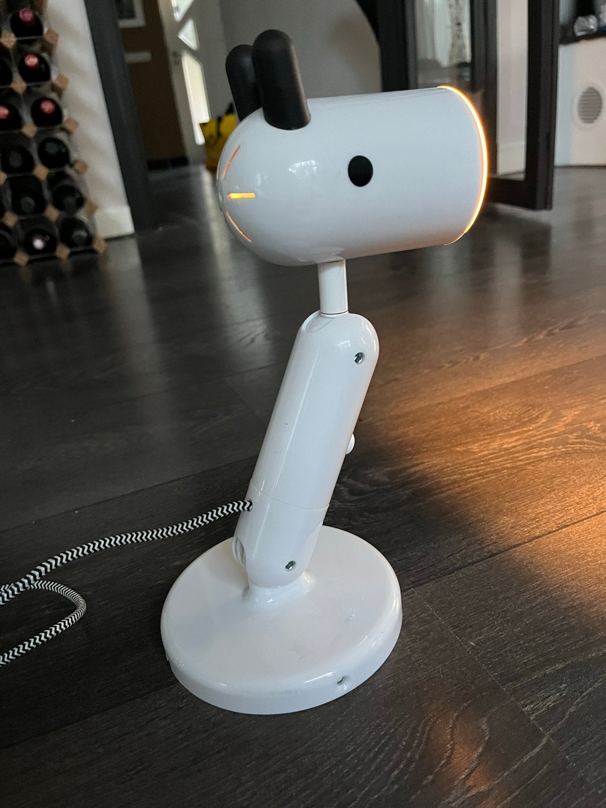 Leuke witte KRUX tafellamp in de vorm van een hondje, Huis en Inrichting, Figuurlamp, Verstelbaar, Wit, Ophalen of Verzenden