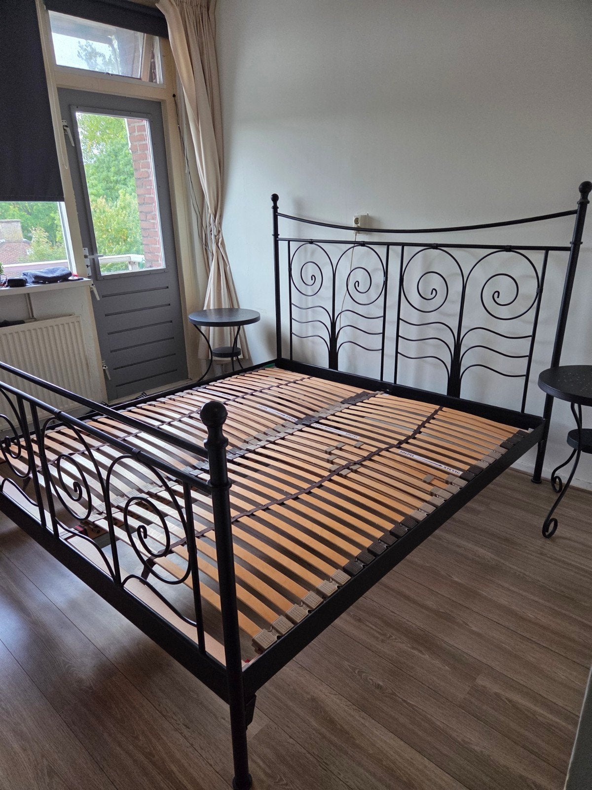 degelijk bed 1.80 x 2.00 mtr, Ophalen, Gebruikt, Zwart, Tweepersoons