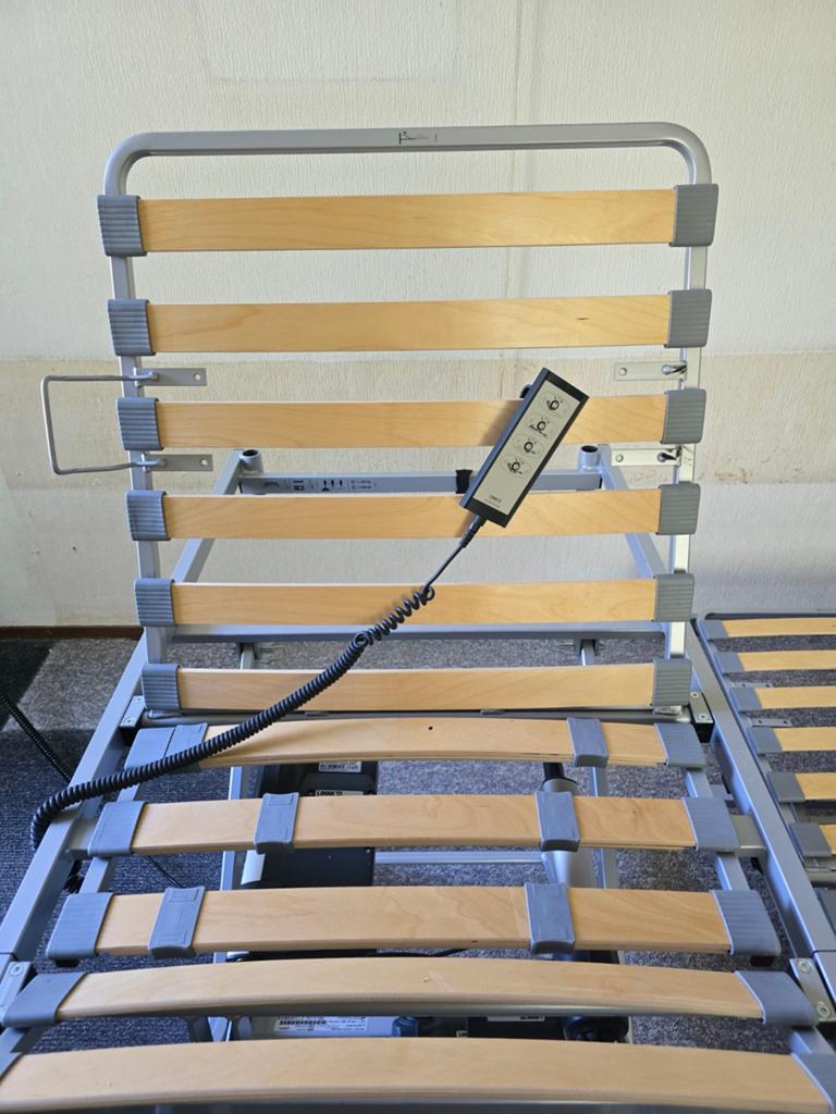 Elektrisch verstelbare bedbodem 190x80cm - Senioren, Ophalen