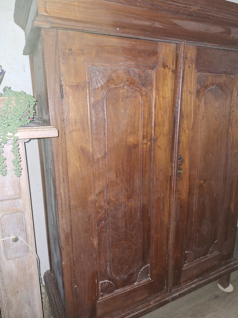Oude eiken kast, Ophalen