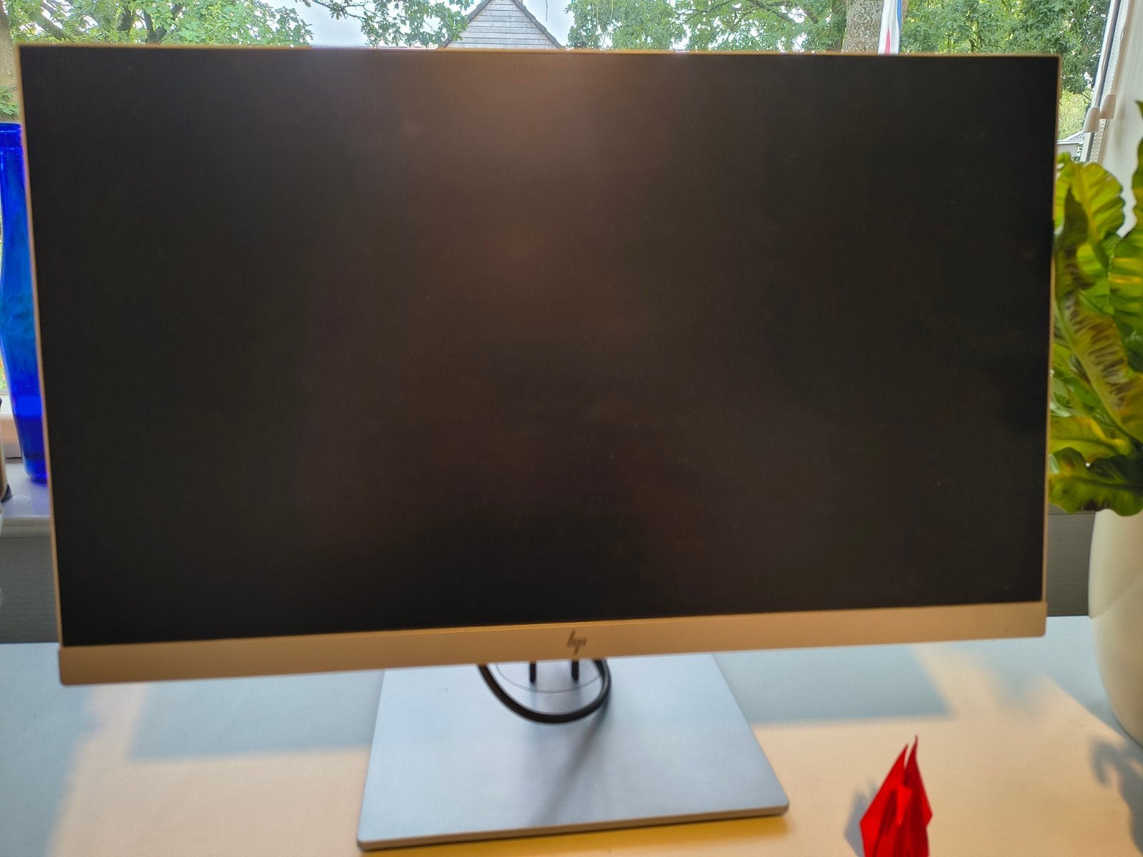 HP E223 Monitor - Kantelbaar, in hoogte verstelbaar, Ophalen, Gebruikt, IPS, Full HD