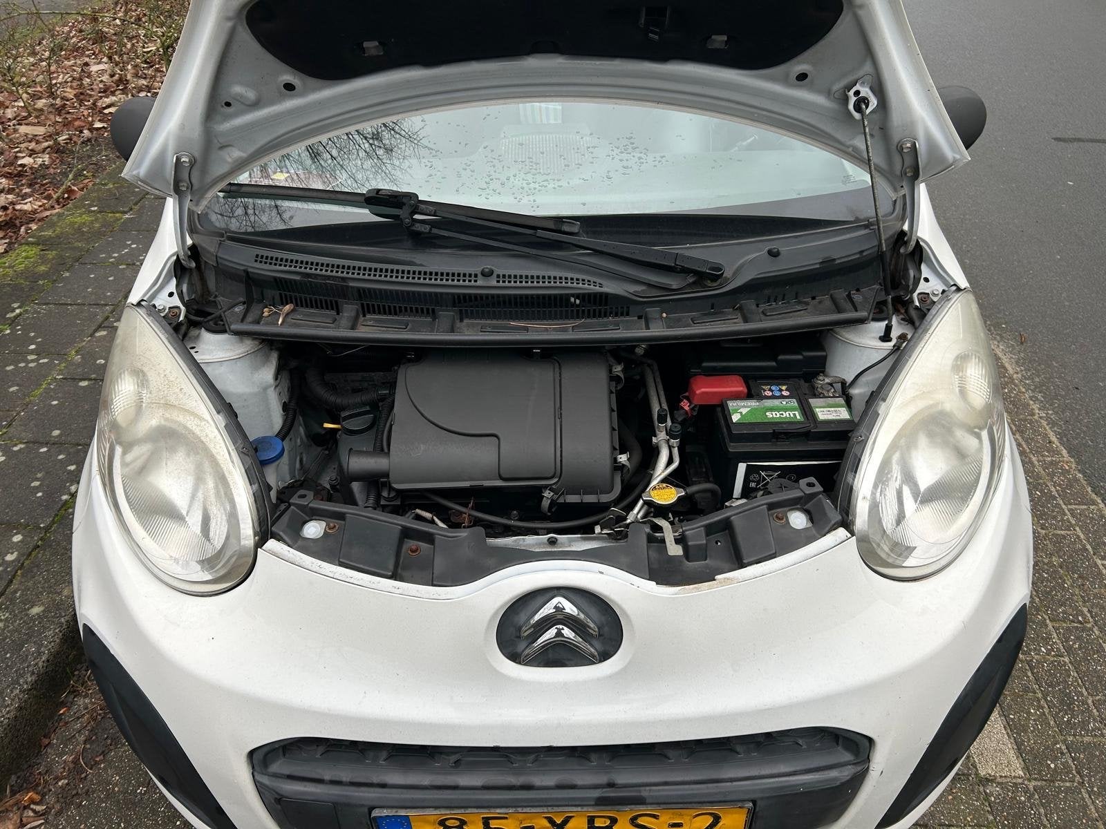 Citroën C1 1.0i 68PK 5D 2012 Wit, Auto's, Voorwielaandrijving, 4 stoelen, C1, Origineel Nederlands