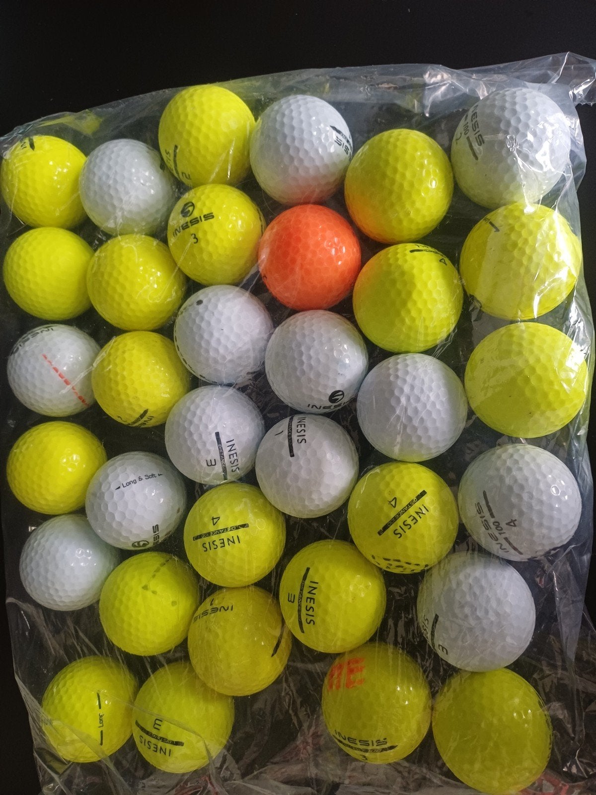 34 INESIS Distance golfballen zie beschrijving, Sport en Fitness, Ophalen, Zo goed als nieuw, Bal(len), Overige merken