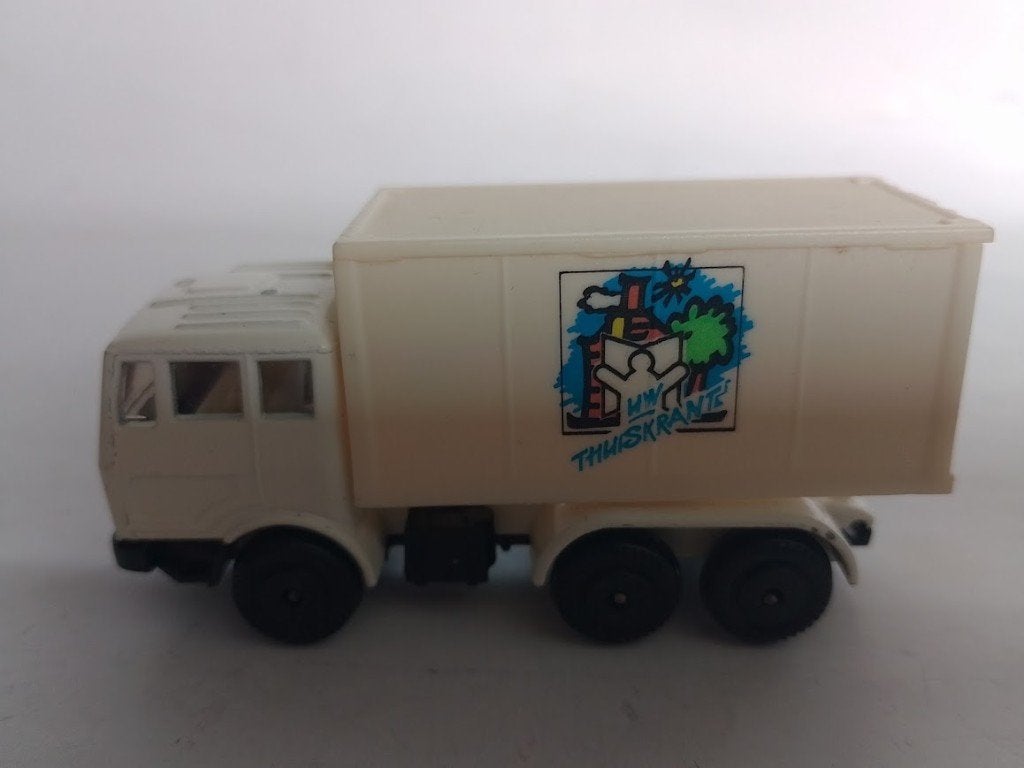 Mercedes  esfi, uw thuiskrant 1:87, Ophalen of Verzenden, Nieuw, Bus of Vrachtwagen, Overige merken