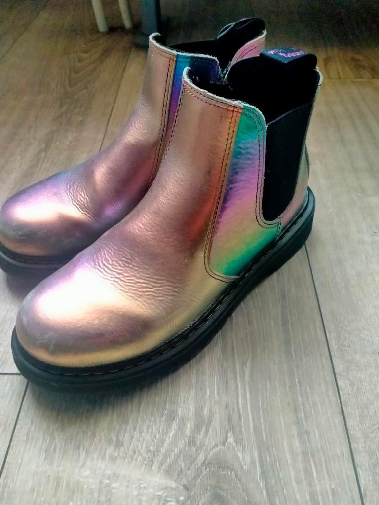 Dr. Martens laarsjes maat 36 - Holografisch, Kleding | Dames, Schoenen, Overige kleuren, Lage of Enkellaarzen, Ophalen of Verzenden